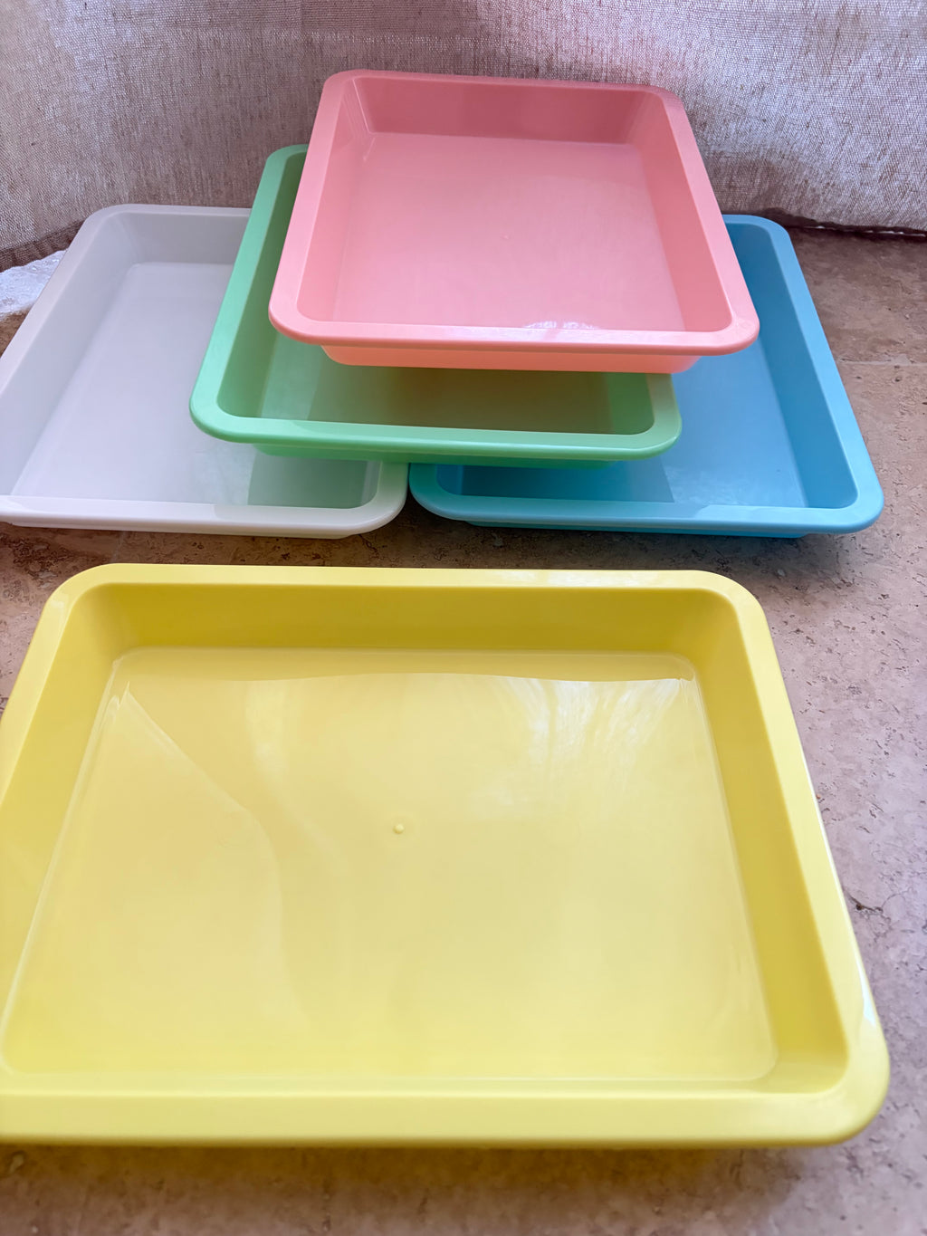 Lot de 5 plateaux Montessori – activités enfants – 24 x 18 cm