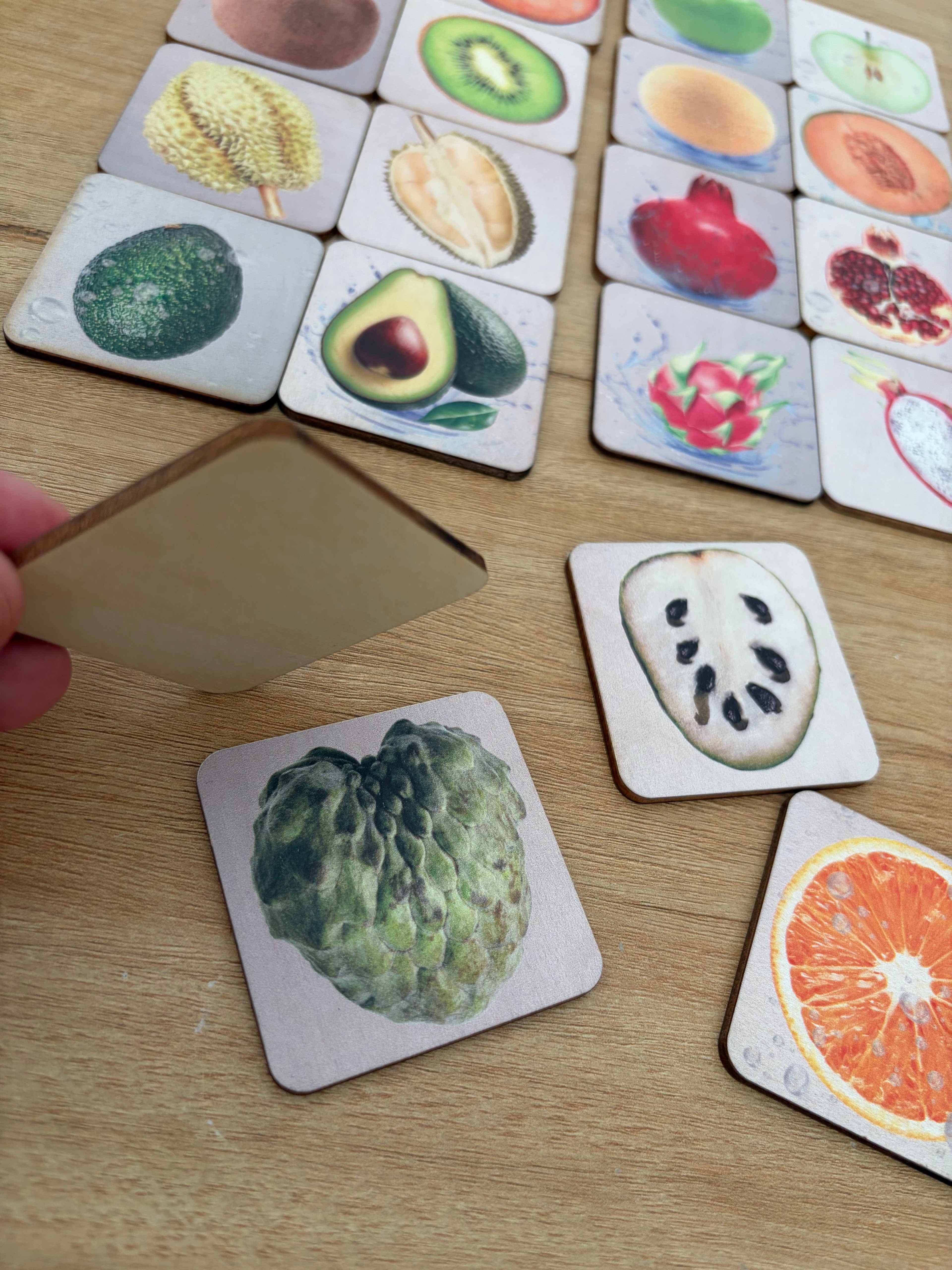Jeu d’association des fruits Montessori