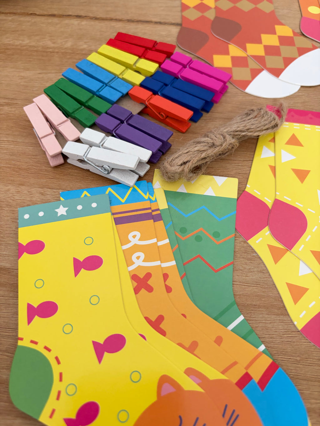 Jeu Montessori chaussettes à associer