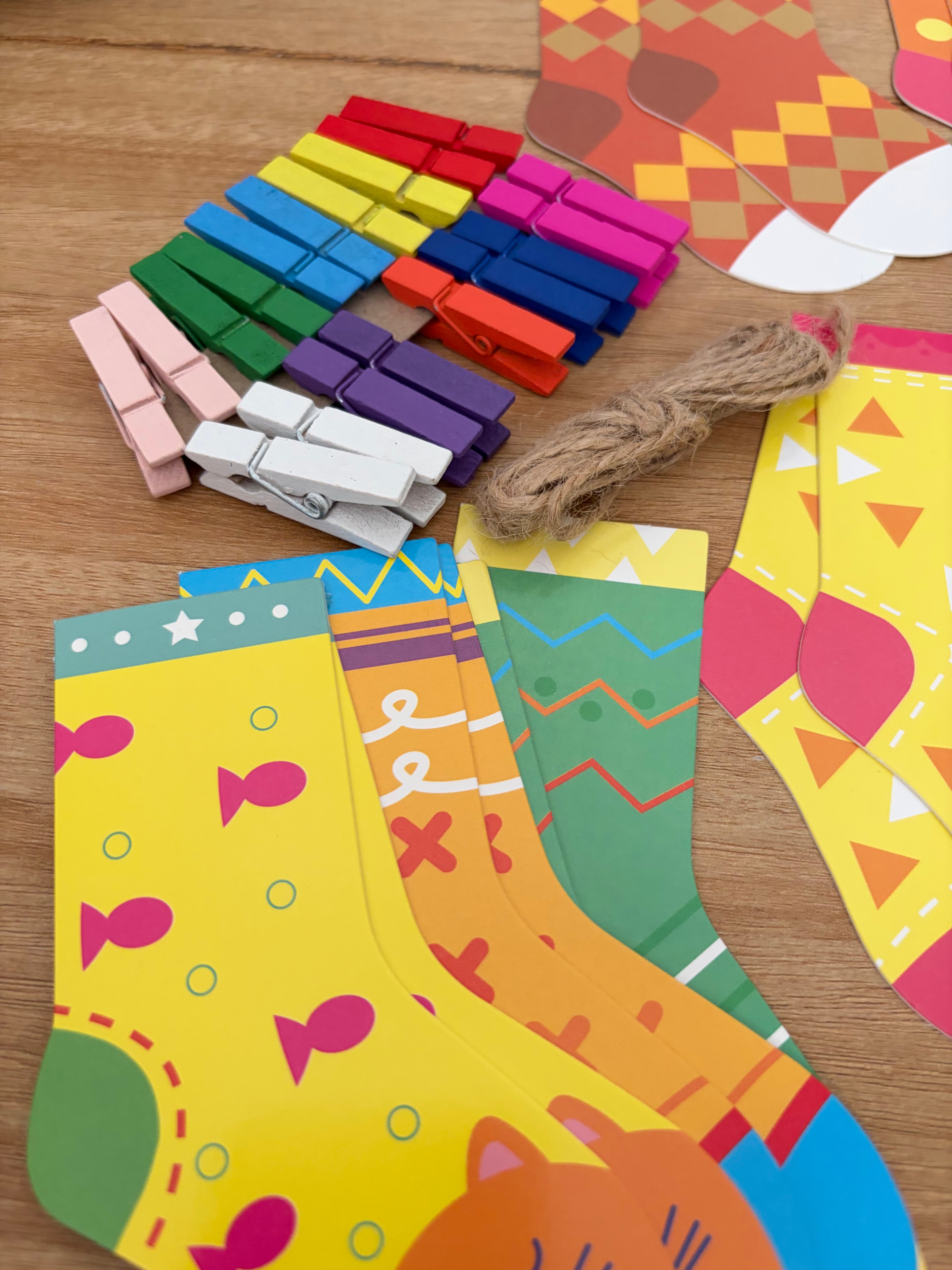 Jeu Montessori chaussettes à associer