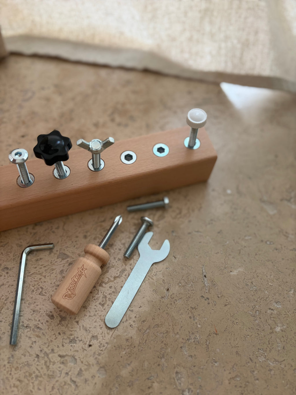 Jeu de bricolage en bois Montessori