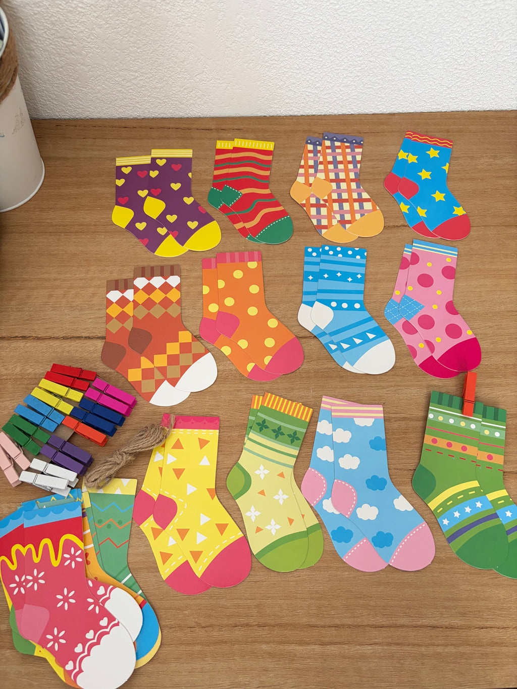 Jeu Montessori chaussettes à associer