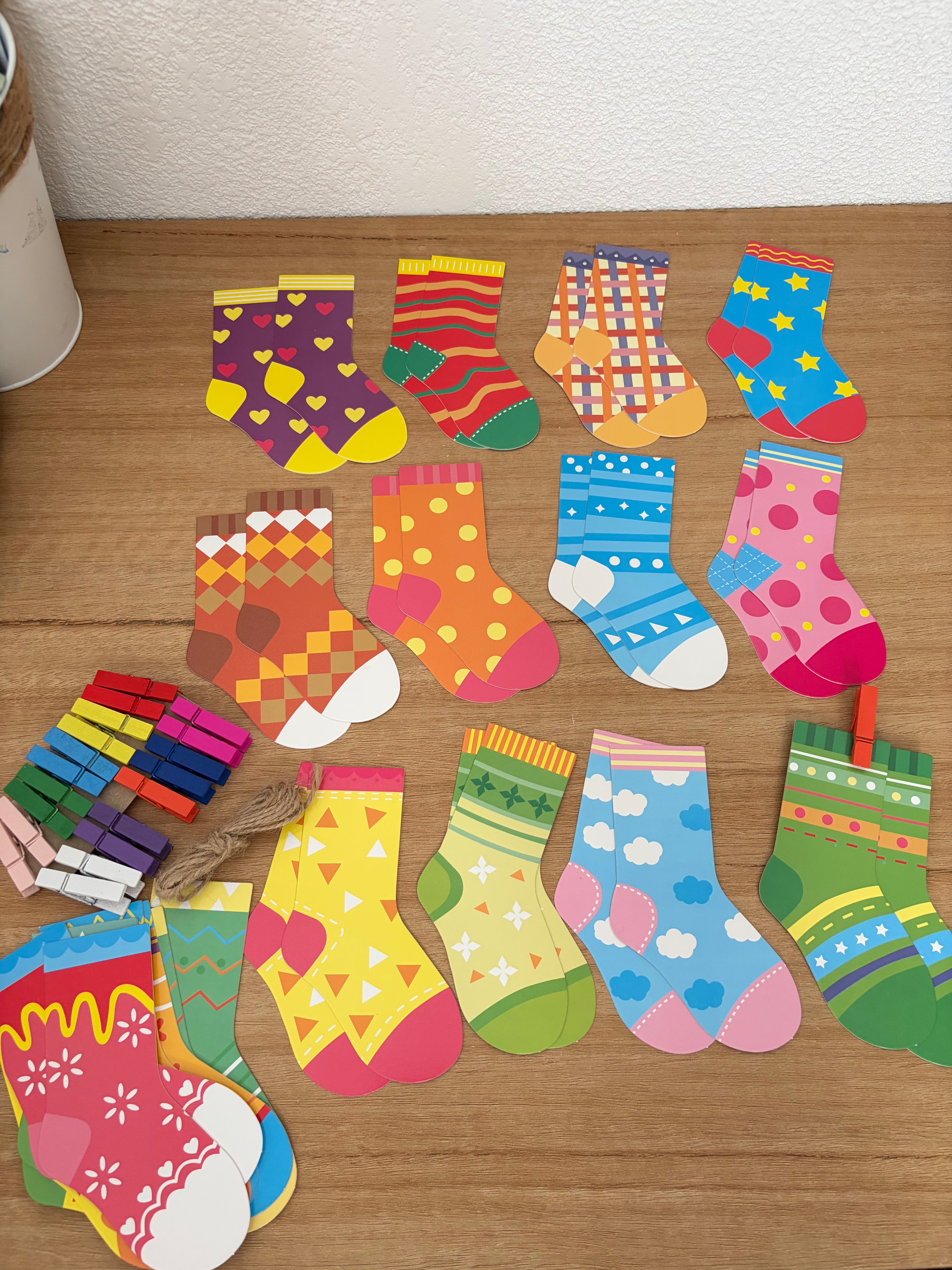 Jeu Montessori chaussettes à associer