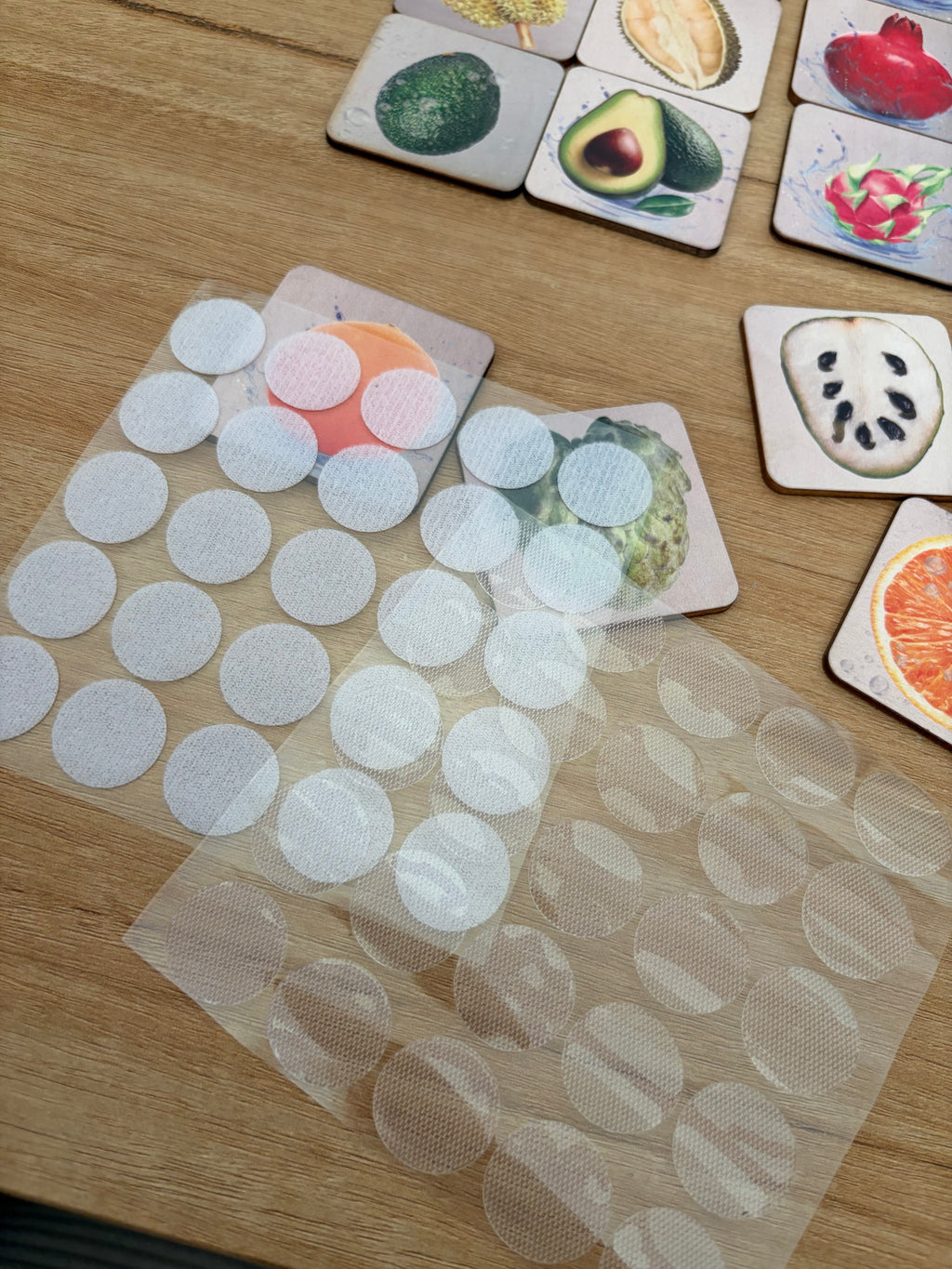 Jeu d’association des fruits Montessori